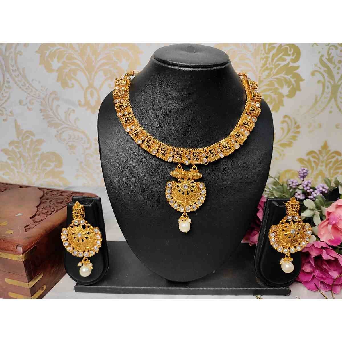 Gold Plated Kundan & Pearl choker and Earring Set