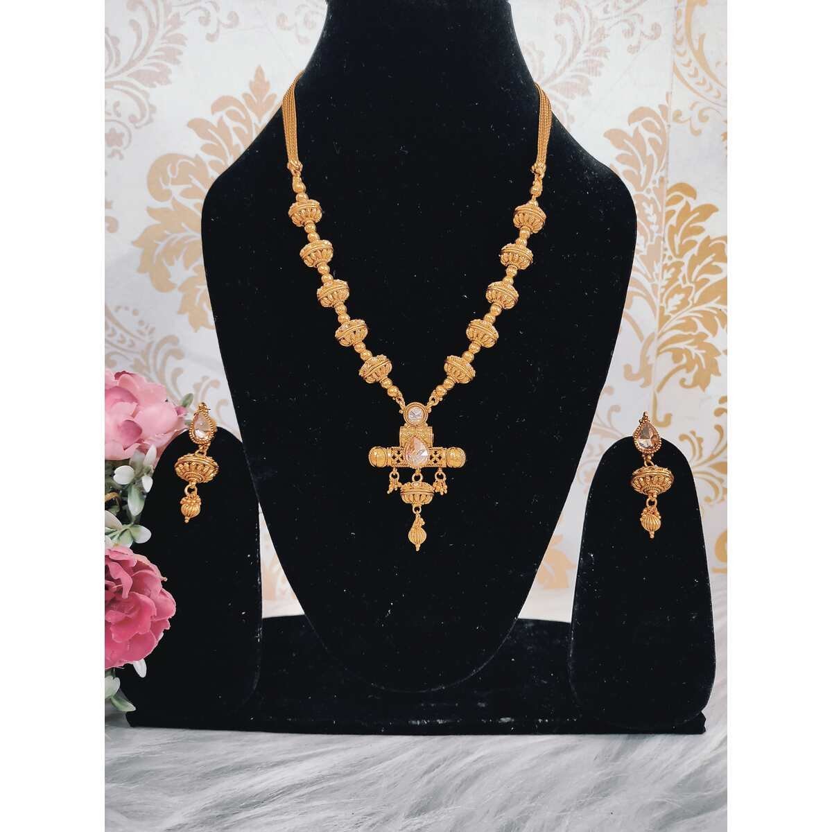 Very Unique Design Golden Ball Long Necklace with Earring for Women