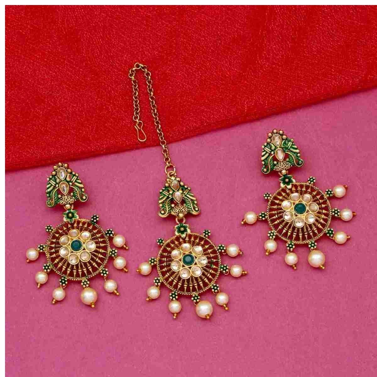Green & White Kundan Pearl Maang Tika and Earring Set
